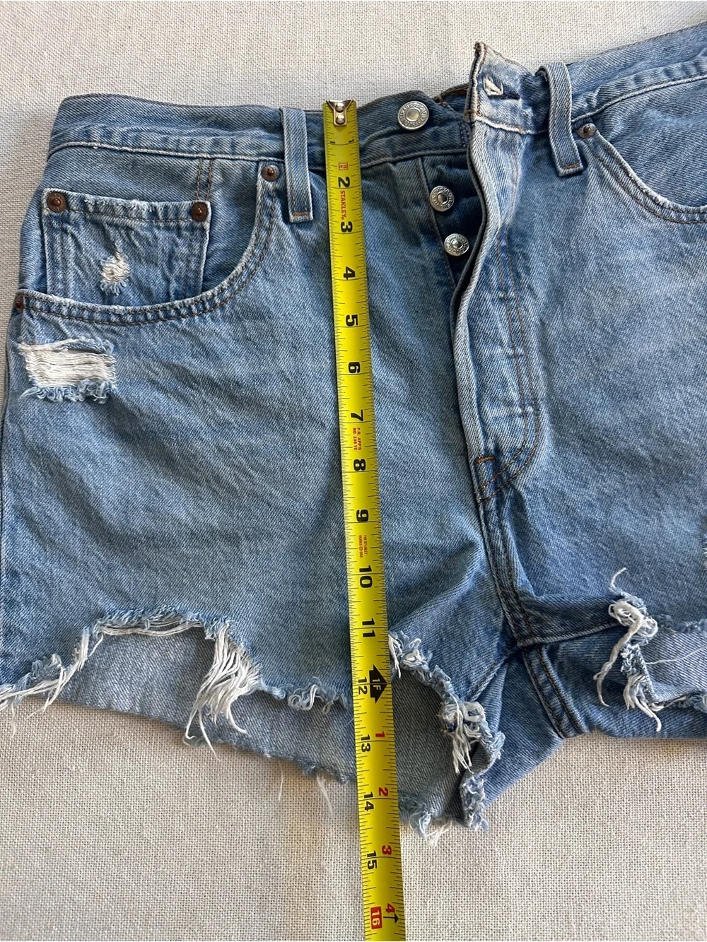 Levi’s 501 Classic Button-Fly Cut-Off Jean Shorts | 31